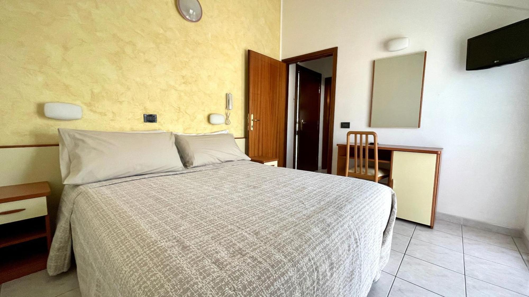 Hotel Zanella Cervia Exterior foto
